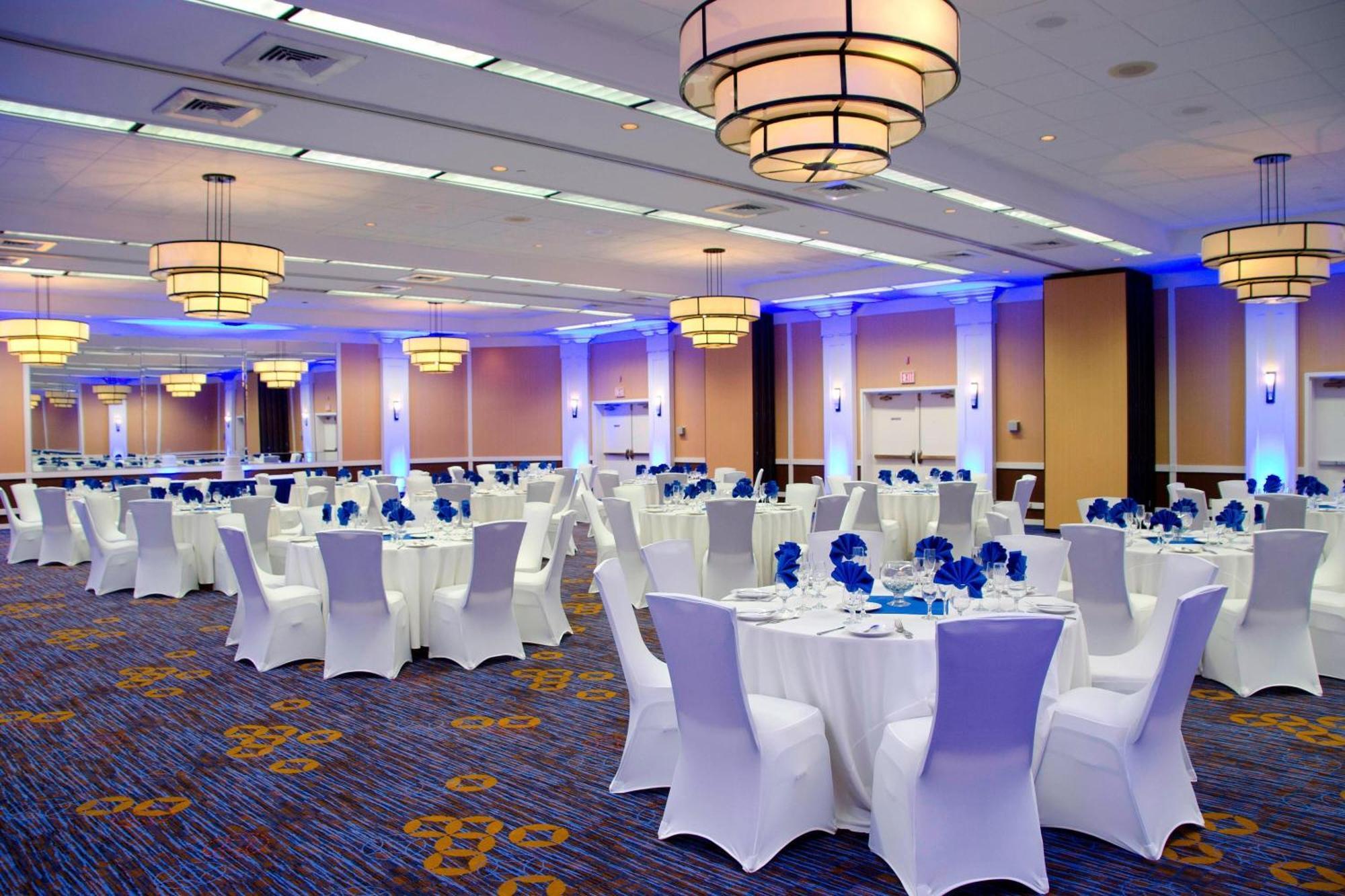 Отель Courtyard Waterbury Downtown Экстерьер фото