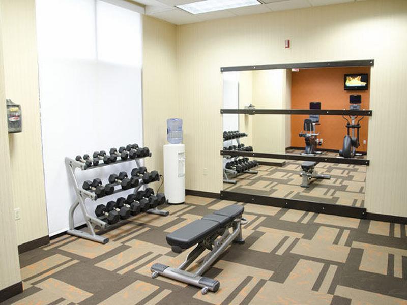 Отель Courtyard Waterbury Downtown Экстерьер фото