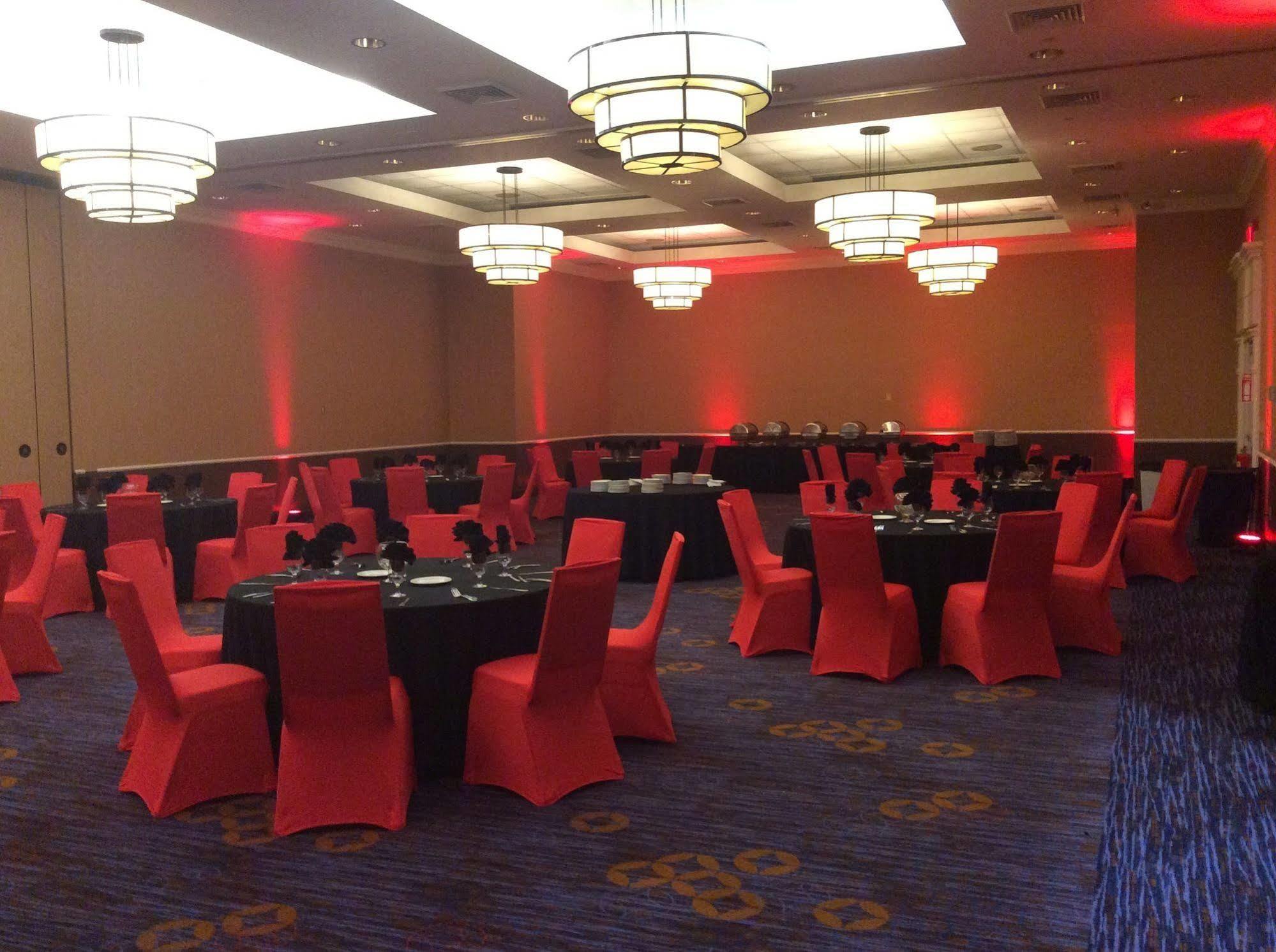 Отель Courtyard Waterbury Downtown Экстерьер фото